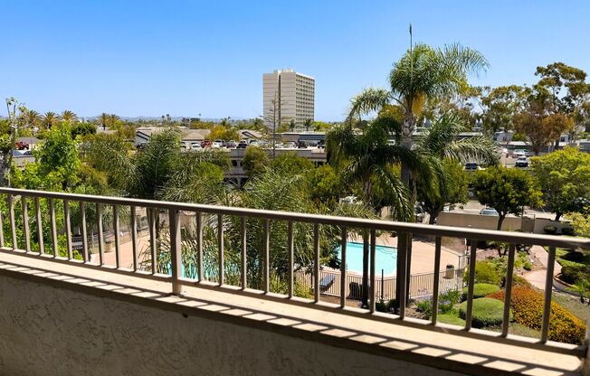 2 beds, 2 baths, 900 sqft, $2,600, Unit 415