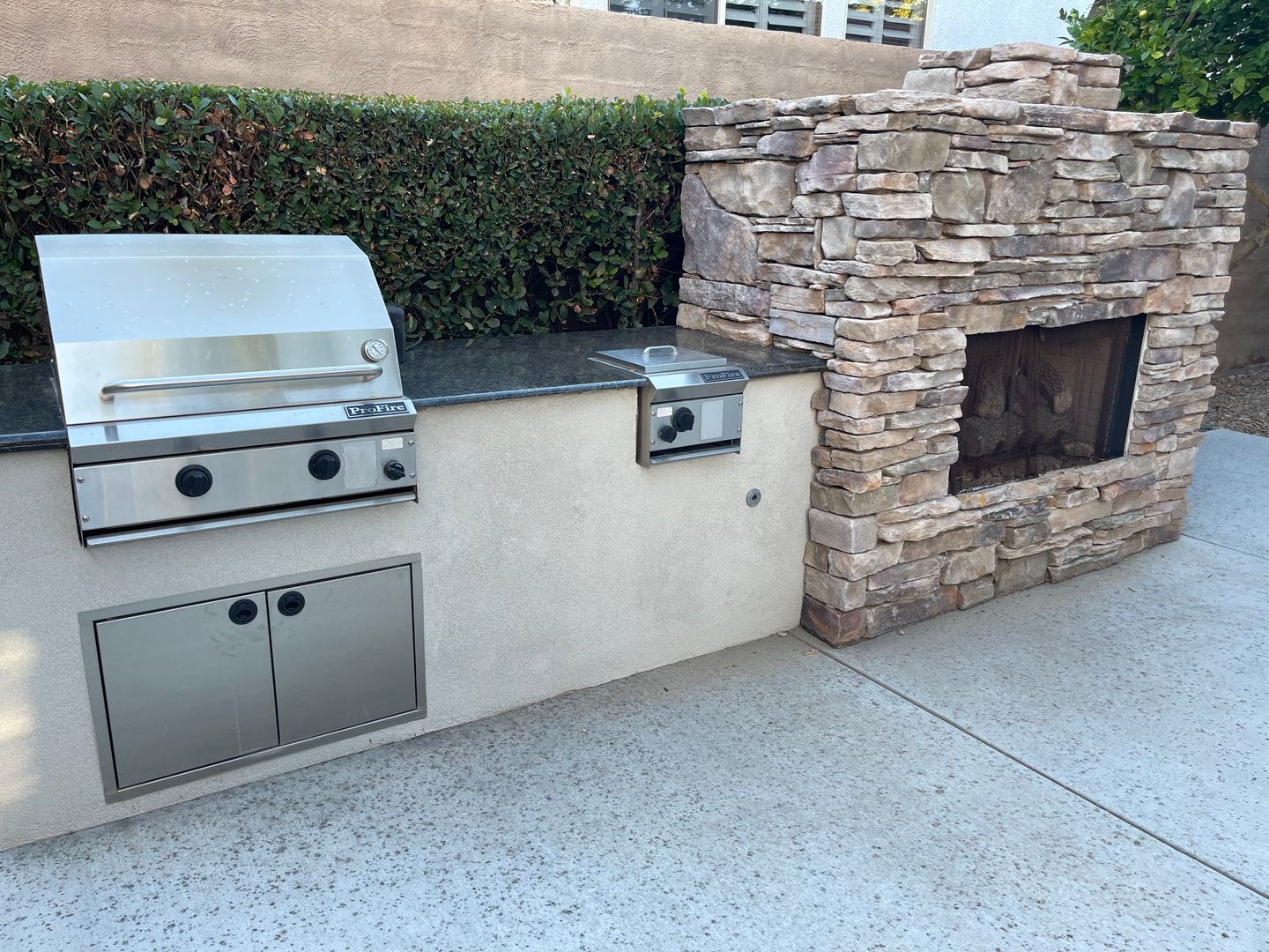 ANTHEM COUNTRY CLUB GUARD GATED 3 BEDROM HOME WITH CASITA