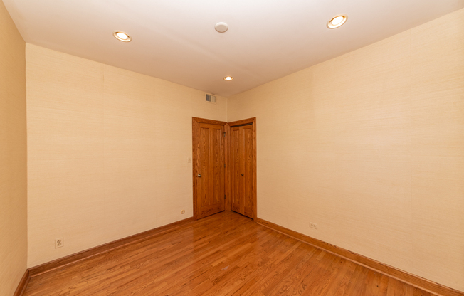 3415 North Elaine Place #2