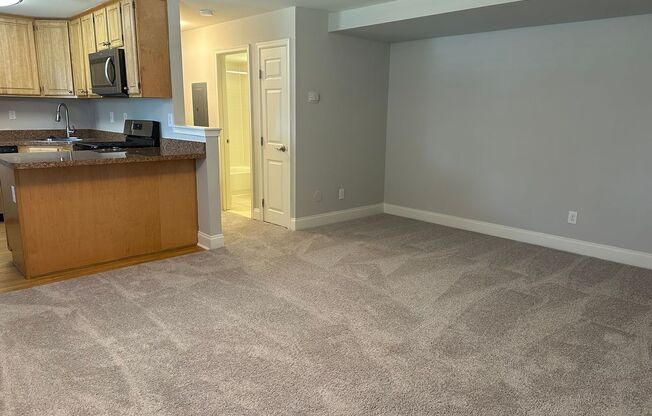 1 bed, 1 bath, 578 sqft, $1,485, Unit H03