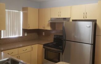 1 BED 1 BATH IN THE HEART OF SUNRISE