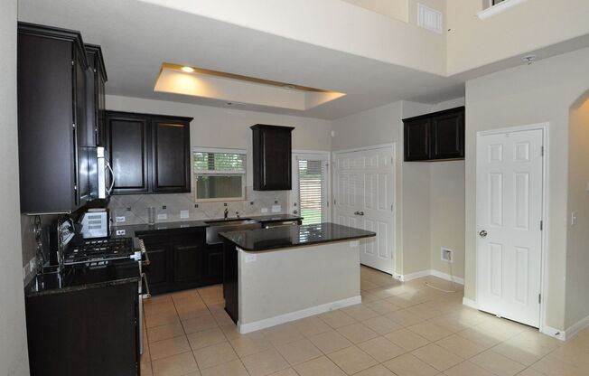 Spacious townhome in GREAT location!