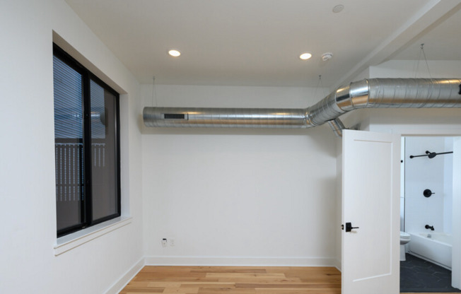 Studio, 1 bath, 443 sqft, $1,195, Unit 104