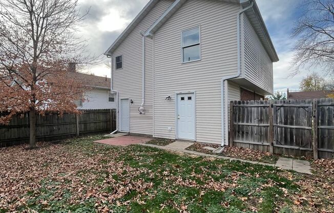 3 beds, 2 baths, $1,795