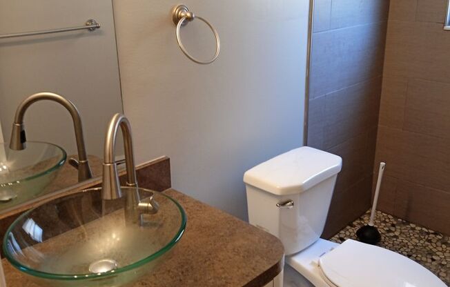 1 bed, 1 bath, 750 sqft, $1,195, Unit 905-36