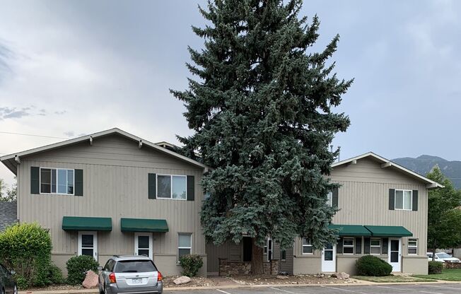 3 beds, 2 baths, $3,375, Unit 14