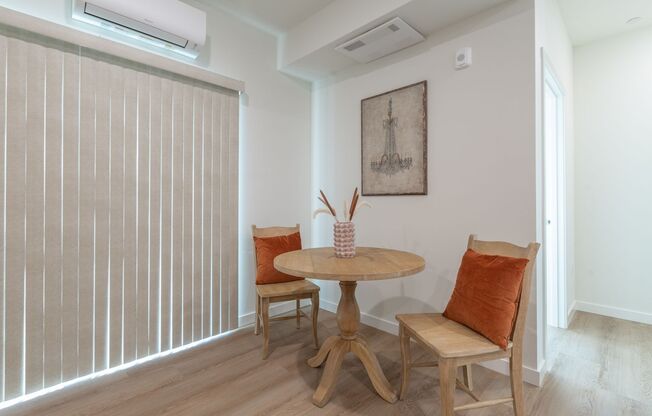 1 bed, 1 bath, 743 sqft, $1,595, Unit 11