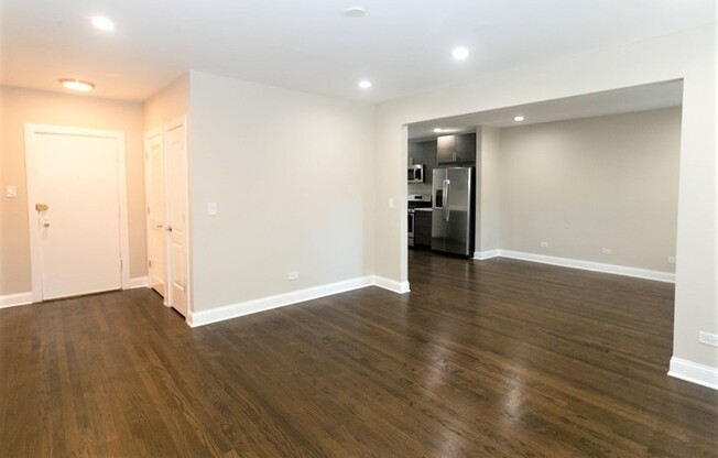 1432 W Farragut Ave