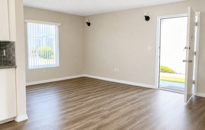 1 bed, 1 bath, 700 sqft, $2,195, Unit 2336-56