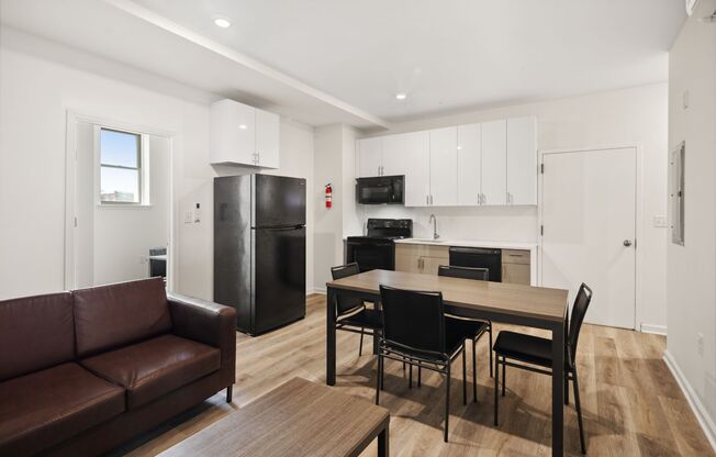 3 beds, 2 baths, 500 sqft, $1,450, Unit Unit 205