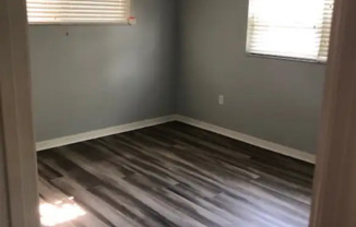 Fantastic 1/1 unit in central Sarasota, near 41 and beaches!