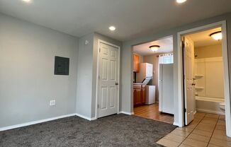 Studio, 1 bath, $595, Unit 3