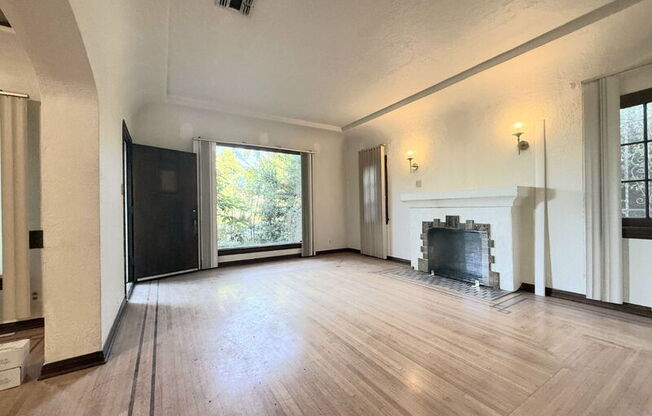 7001 2 AVE