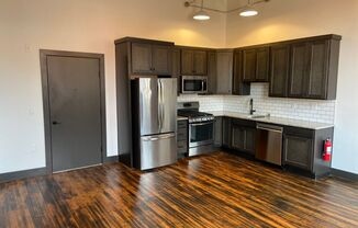 1 bed, 1 bath, 677 sqft, $1,450, Unit D408