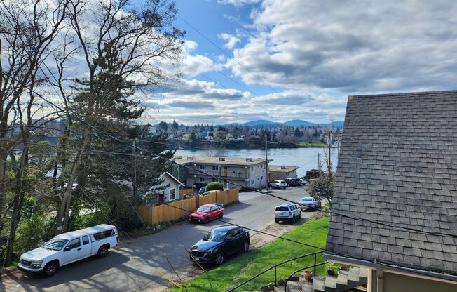 Updated Duplex In Manette With Water View