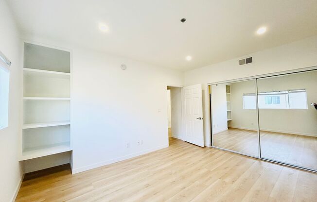 1 bed, 2 baths, $2,995, Unit 204