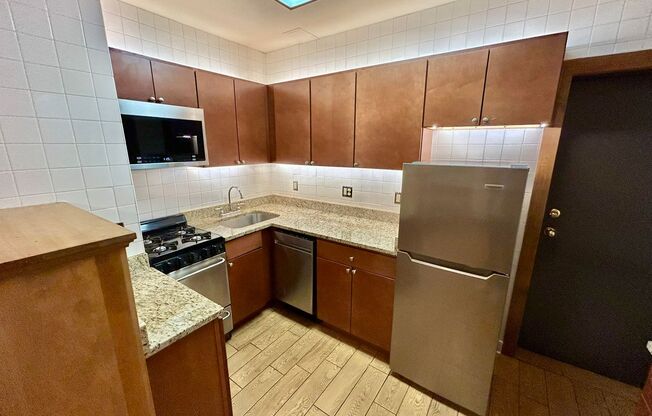 1 bed, 1 bath, 475 sqft, $2,370, Unit 233-122