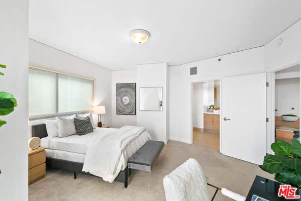 2 beds, 3 baths, 1,735 sqft, $7,500