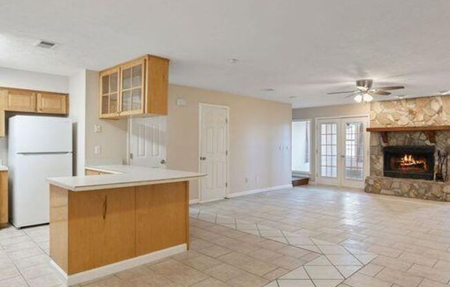 large 3bd/2.5ba waterview townhouse in Callaway