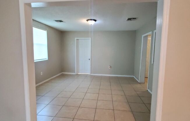 3 beds, 1 bath, $2,095