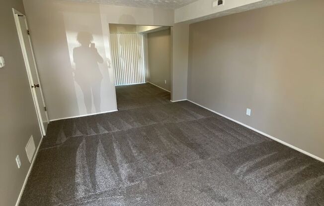 2 beds, 1 bath, 869 sqft, $1,139, Unit 2872B