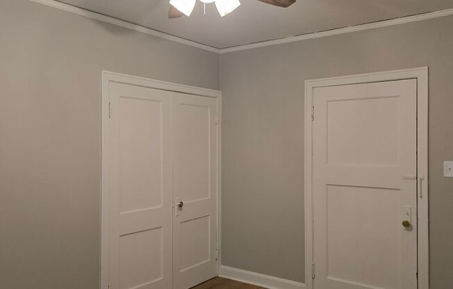 Studio, 1 bath, $800, Unit 114