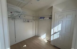 1546 S OGDEN DR