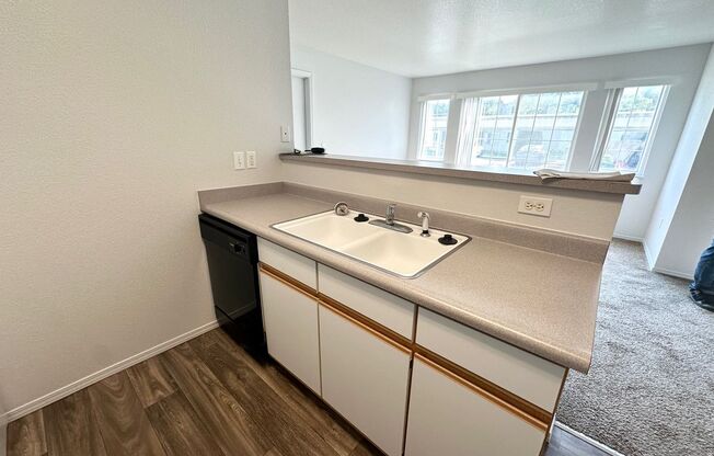 2 beds, 2 baths, $1,495, Unit 102