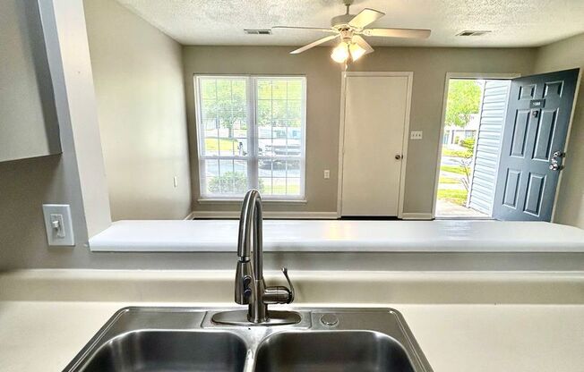 1 bed, 1 bath, 815 sqft, $900, Unit 1088