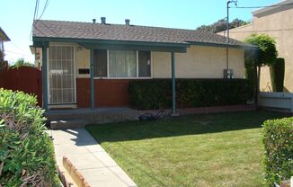 Single family 2 bedroom 1 bath, washer/dryer in unit