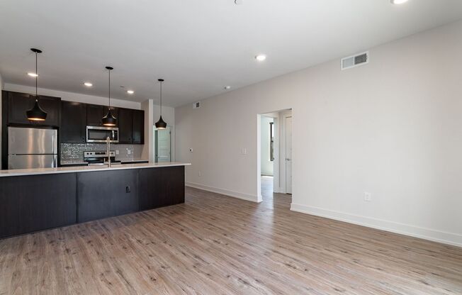 2 beds, 2 baths, 785 sqft, $2,425, Unit 1050 N 4th St. Apt. 216