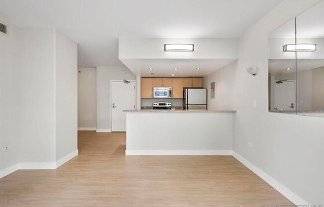 2 beds, 1 bath, $3,000, Unit # 1003