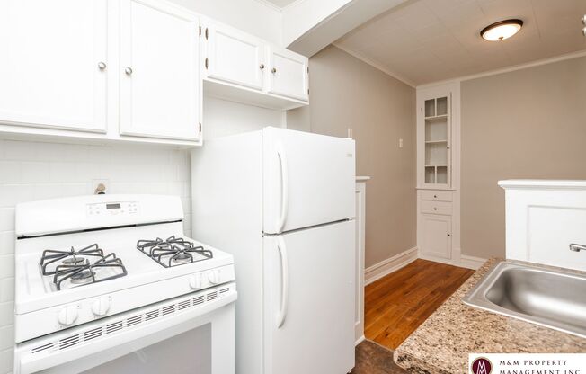 1 bed, 1 bath, 600 sqft, $1,350, Unit 956-35