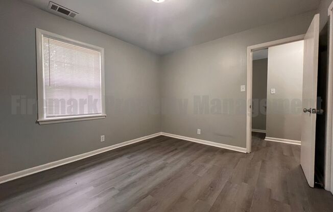 3 beds, 1.5 baths, $900, Unit 902 Preston Street - E