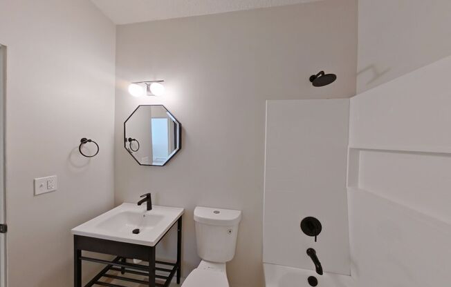 1 bed, 1 bath, 697 sqft, $800, Unit 29B Bedroom 2