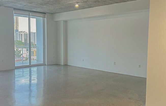 Studio, 1 bath, 962 sqft, $3,150, Unit Unit 605