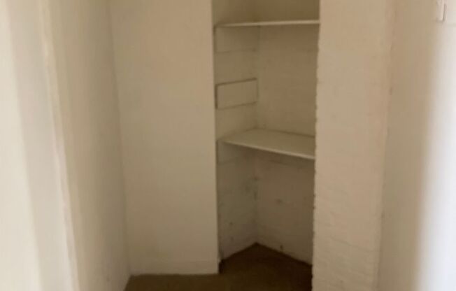 1 bed, 1 bath, 700 sqft, $1,299, Unit 50-1B