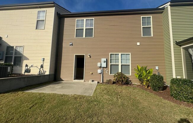 3 beds, 2.5 baths, $1,995