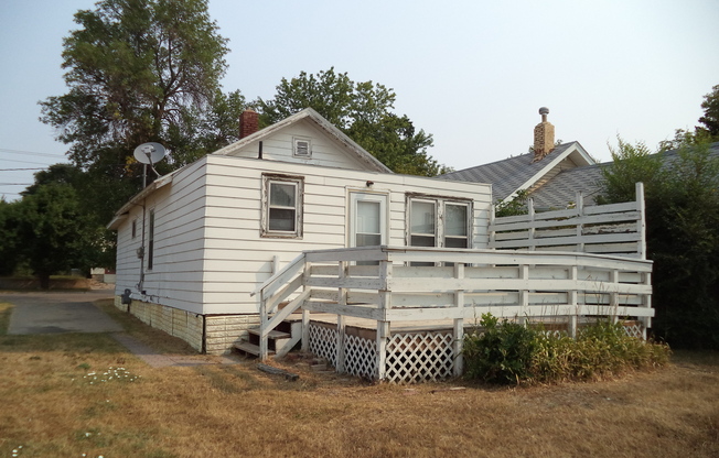 1216 House in Northeast Minot! Pet Friendly!