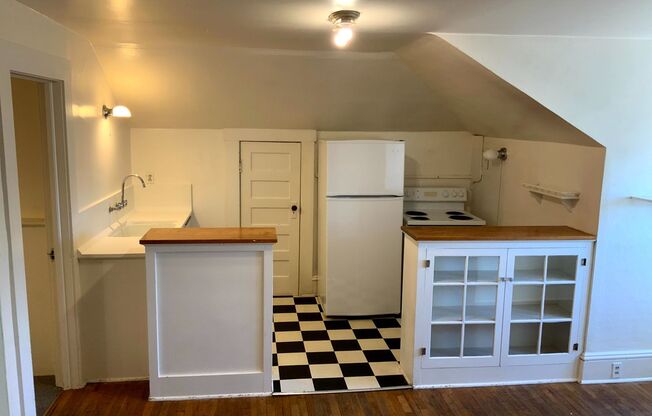 1 Bedroom Apartment in University Area