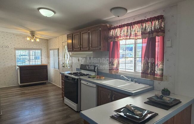 1514 E MURIEL DR