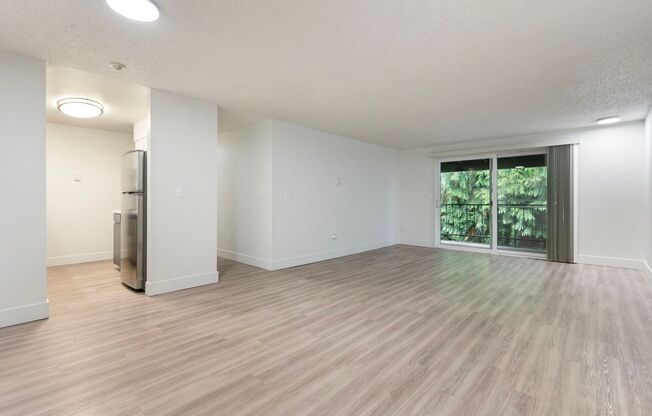 3 beds, 1 bath, 1,100 sqft, $1,695, Unit 52