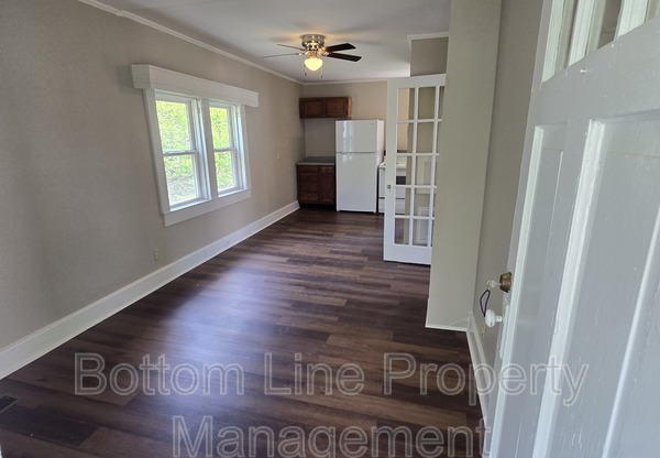 182 CABARRUS AVE E