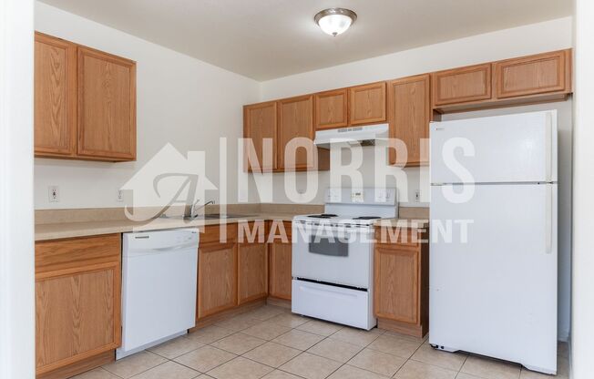 3 beds, 1 bath, 936 sqft, $1,075, Unit B (173)