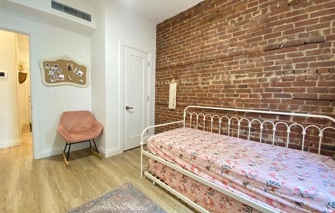 3 beds, 3 baths, 1,200 sqft, $5,500