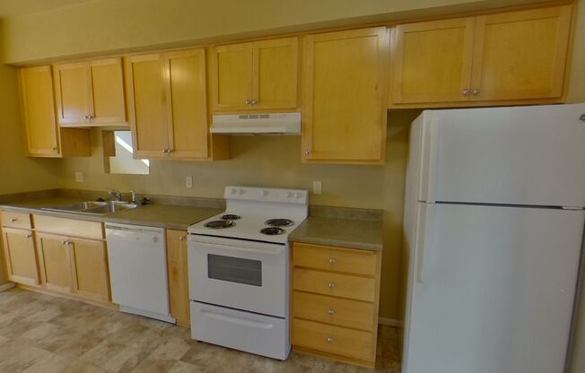 2 beds, 1 bath, $1,600, Unit 3