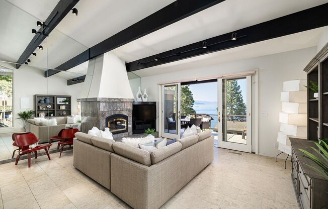 Stunning Lake Front Condo - All that Lake Tahoe has to Offer!!