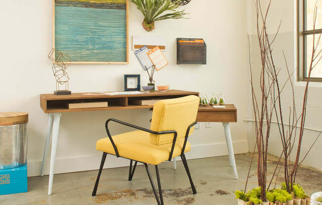 Work Desk at Parcels at Concourse, Memphis, Tennessee