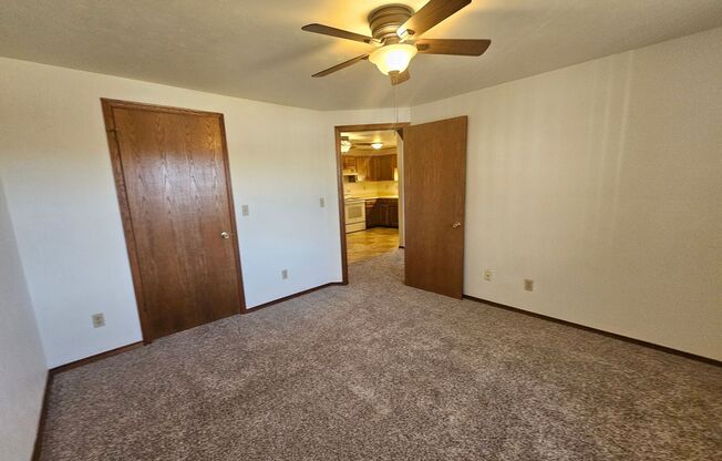 1 bed, 1 bath, 1,078 sqft, $1,229, Unit 1401 079