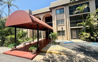2 bed 1 bath condo close to Siesta Key